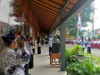 Upacara Peringatan Hari Guru Nasional