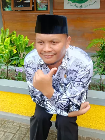 KAHAR, S.Pd.SD.